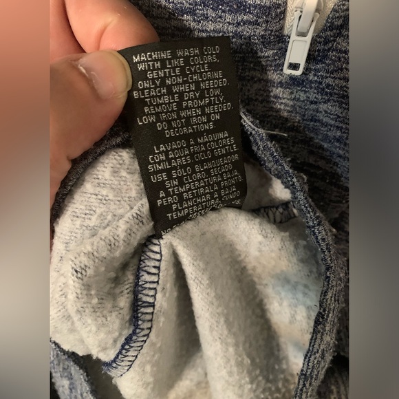 Captain America sweater (Boys 34/36) - Picture 6 of 8